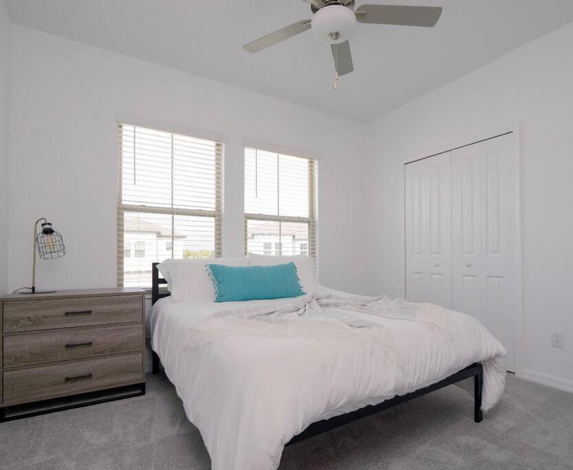 Modern Oasis! 3Br Townhouse In A Lagoon Community ウェスレイ・チャペル エクステリア 写真