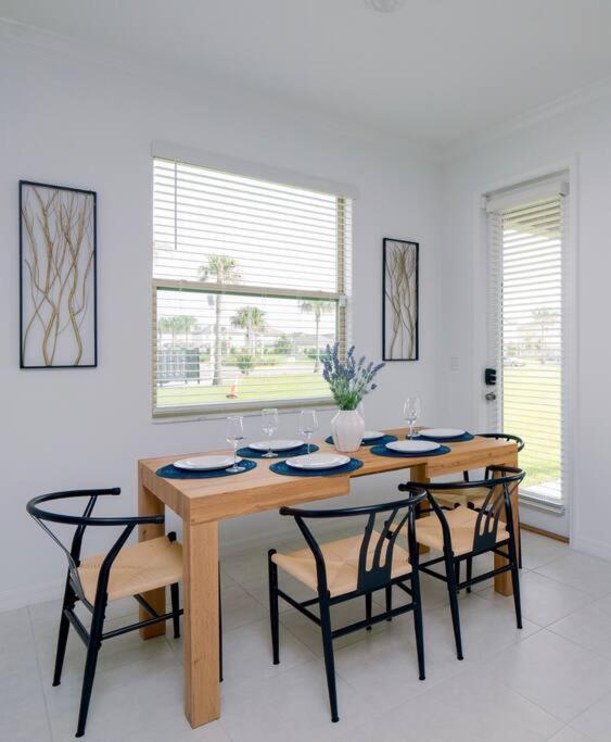 Modern Oasis! 3Br Townhouse In A Lagoon Community ウェスレイ・チャペル エクステリア 写真