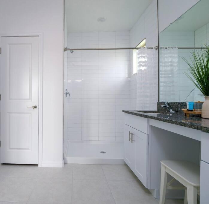 Modern Oasis! 3Br Townhouse In A Lagoon Community ウェスレイ・チャペル エクステリア 写真